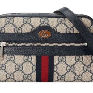 ⚡️FLASH SALE⚡️ Like New Gucci GG Ophidia Mini Bag in Navy.
Pristine Condition!
